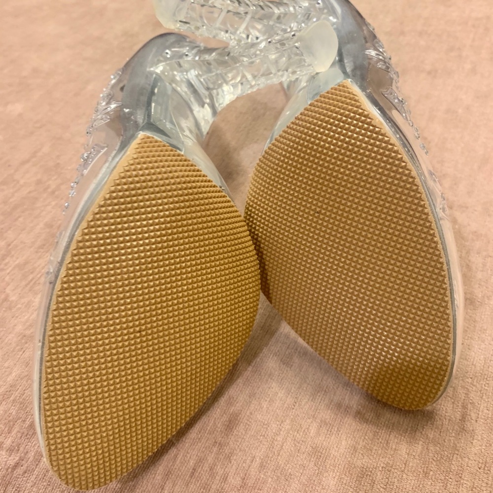 Dolce and Gabbana Cinderella Pumps. Never Worn. Authenticated.